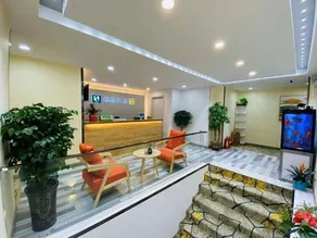 Home Inn Huayi Hotel (Landa Second Hospital Cultural Palace Subway Station) - Image 2