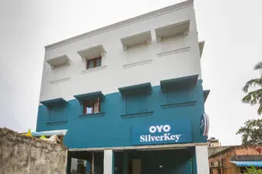 OYO SilverKey 78054 Murugan Rooms - Image 3