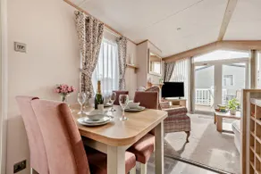 Vivian Lodge 2 Bedroom New Forest Holiday Home Hoburne Bashley - Image 3