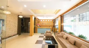 Sunny Hotel - Image 2