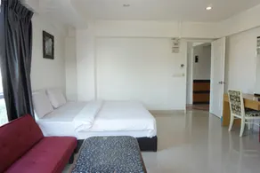 Latin Garden Hotel - Image 2