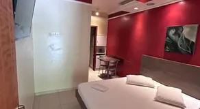 Alpha Motel - Image 2