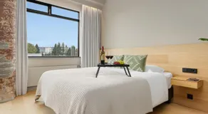 Arctic Comfort Hotel - Image 2