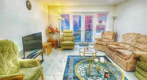 Cozy and Spacious Room Two Double Beds Free WiFi and Parking - Image 2