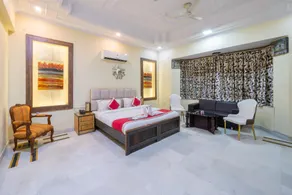 V Inn Villa - Image 2