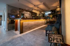 Newkings Boutique Hotel - Image 4