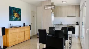 Agréable maison de vacances entièrement équipée avec piscine privée, internet haut débit et terrasse | Vue plage - Image 3