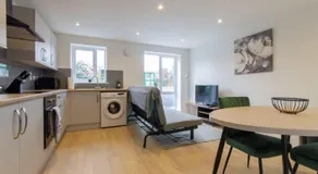 All Inn Apartments - Image 3