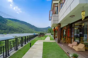 Floral Hotel·Moganshan qishantianyu Hotel - Image 2