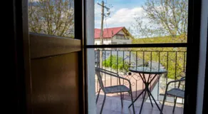 Serafim's Suites Airport - Image 3