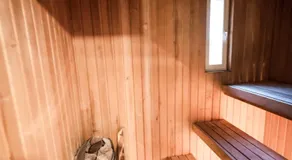 Cabin Guesthouse with free parking - Image 2