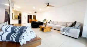 Spacious Apartment with Terrace, Pool and Beach Access - Image 5