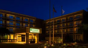 Baymont by Wyndham Schaumburg Chicago Northwest - Image 2