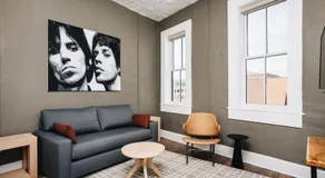The Harriss - Image 3