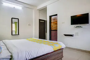 OYO Home 65352 Orchid - Image 3