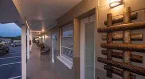 Liberty hill Executive Inn - Image 4