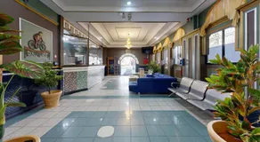 Regency Suites Hotel - Image 3
