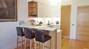 Elegant Clerkenwell Apartment with Balcony and Lift near Barbican - Image 2