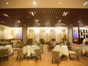 Zhonglian Harbor Hotel - Image 5