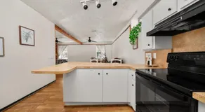 Circle Overlook-Downtown Apartment Stay - Image 5