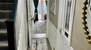 Modern 2 Bedroom House Near London City Airport, Excel, O2 & DLR with FREE Parking & Privet Entrance - Image 2