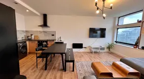 City View 2 Bedrooms Flat - Image 5