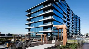 The Atrium - Resort-Style Glen Waverley Stay with Parking - Image 3