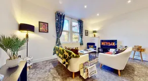 Funky 2 Bed (split level) Apartment in the Heart of Historic Rochester - Image 2