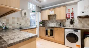 1 Riverside Apartments - Image 3