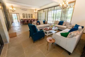 ELIVAAS Casa Mocha - Exquisite 5BHK Retreat with Pvt Pool & Verandah - Image 3