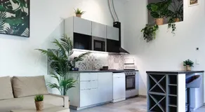 S18 "Garden in the City" Apartment - Image 2