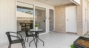 Cozy 2BR Home Quiet Bellbird Park Stay - Image 3