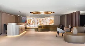 Modern Sea View Escape - Image 4