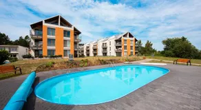 Flatbook Apartamenty - Krynica Morska Enklawa z salą zabaw i basenem przy Zalewie - Image 3