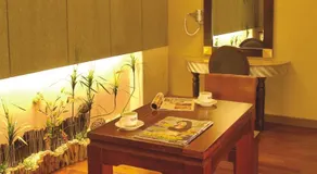 Sunflower Motel - Image 4
