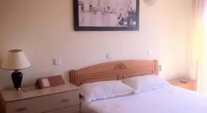 Hostal Madrid Paris - Image 2