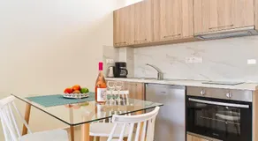 Bella & Adele Apartments - Image 5