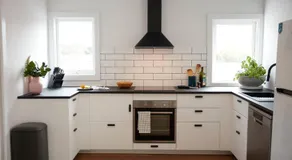 Enjoy a renovated retreat with outdoor bath - Image 2