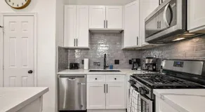 Modern and Serene Oasis Mins from Downtown Houston - Image 4