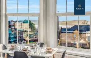 Scots-Corner | Free Parking | 4 Beds | Spacious - Image 3