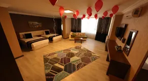 Royal Berk Hotel - Image 2