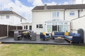 4-Bed Home with Hot Tub near Gloucester City - Image 5