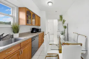 Spacious 3BR Luxe Escape near NYC - Image 3