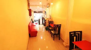 Town Hostel Mumbai - AC Dormitory - Image 4