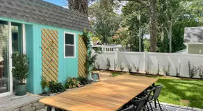 Huge Beach Bungalow- Yard, Beach Pass, King Beds - Image 4