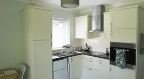 Luxury Self-Catering and Sauna - Oaks Rest - Image 3