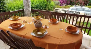 Villa con terrazza, giardino e griglia | Vista sul giardino - Image 3