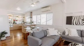 Beachside Pet-Friendly Retreat in Mooloolaba - Image 2