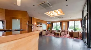 Upton Court Hotel - Image 3