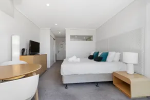 Luxury Salt Village 2 Bed Apartment! - Image 2